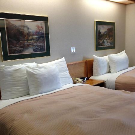 Canadas Best Value Inn Langley/Vancouver Екстериор снимка