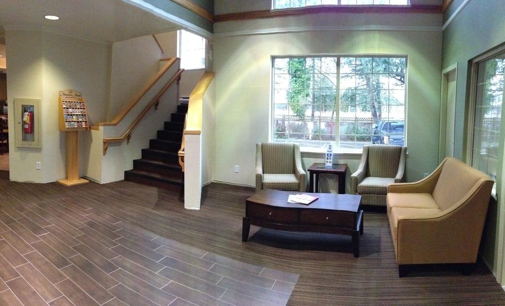Canadas Best Value Inn Langley/Vancouver Екстериор снимка