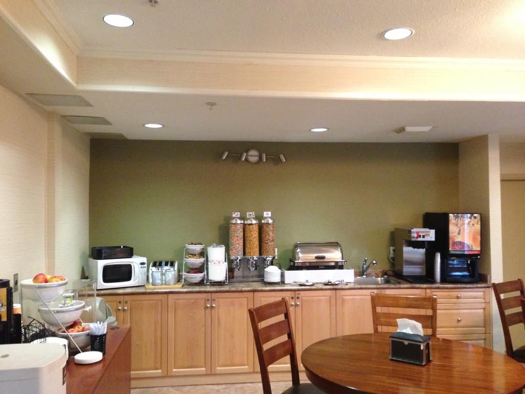 Canadas Best Value Inn Langley/Vancouver Екстериор снимка