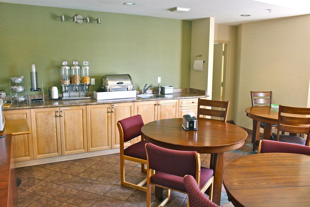 Canadas Best Value Inn Langley/Vancouver Екстериор снимка