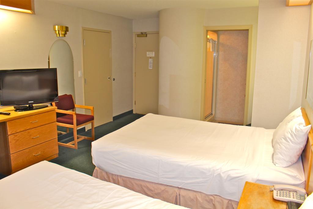 Canadas Best Value Inn Langley/Vancouver Екстериор снимка