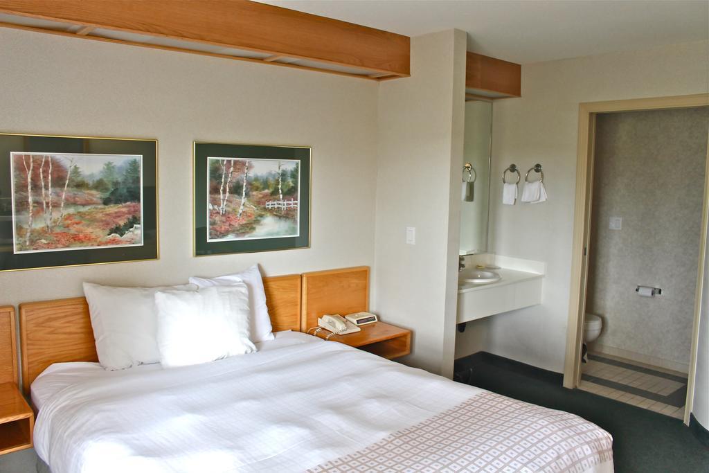 Canadas Best Value Inn Langley/Vancouver Екстериор снимка