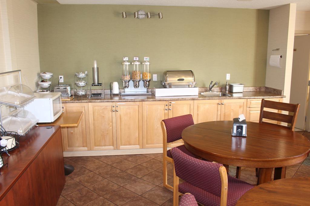 Canadas Best Value Inn Langley/Vancouver Екстериор снимка