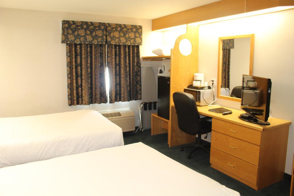 Canadas Best Value Inn Langley/Vancouver Екстериор снимка